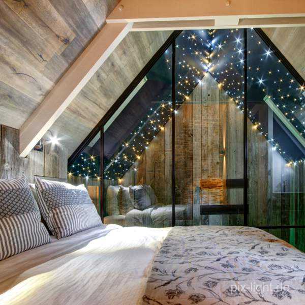 LED-Sternenhimmel von Pix-Light im Schlafzimmer